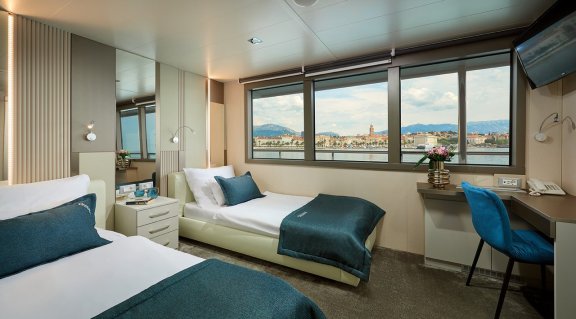 Image of Ohana yacht #27