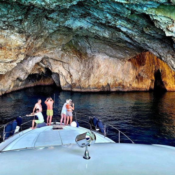 Image of Ms. Mouse yacht #7