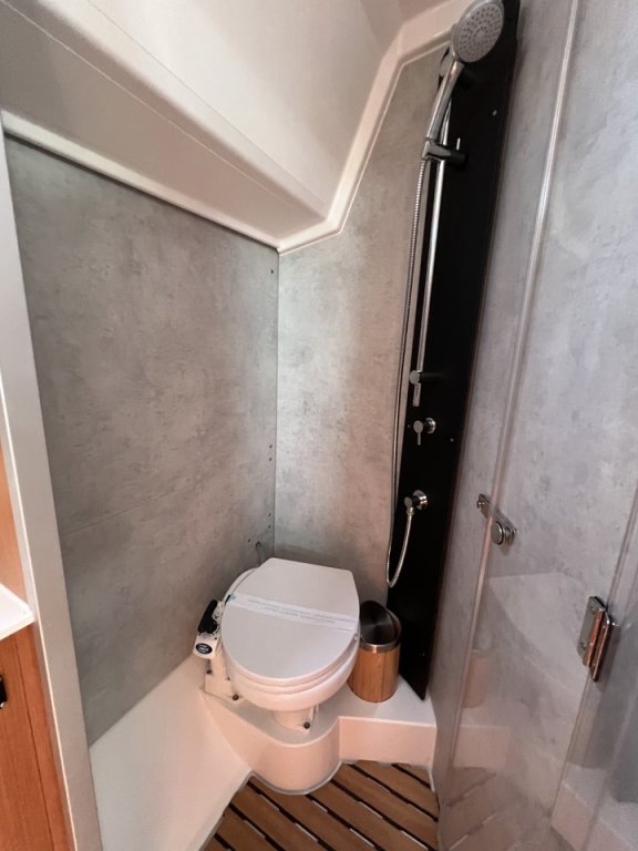 Image of Auka yacht #17