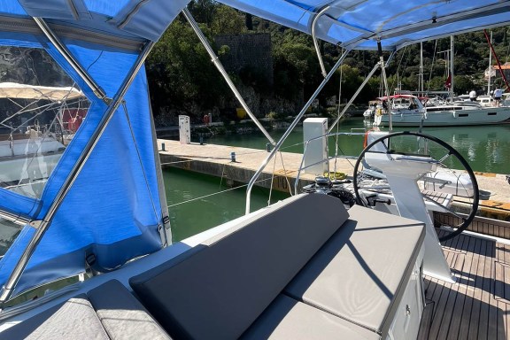 Image of Cadence yacht #7