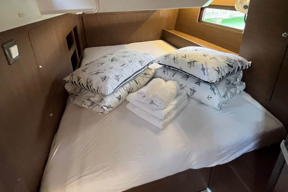 Image of Cadence yacht #12