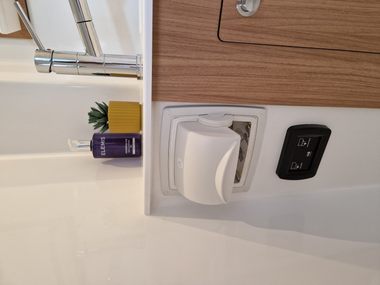 Image of Selene yacht #34