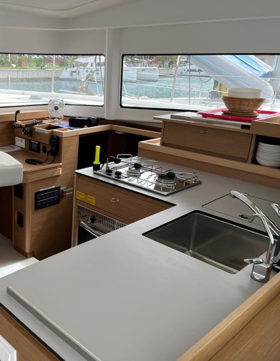 Image of PRESTIGE yacht #5