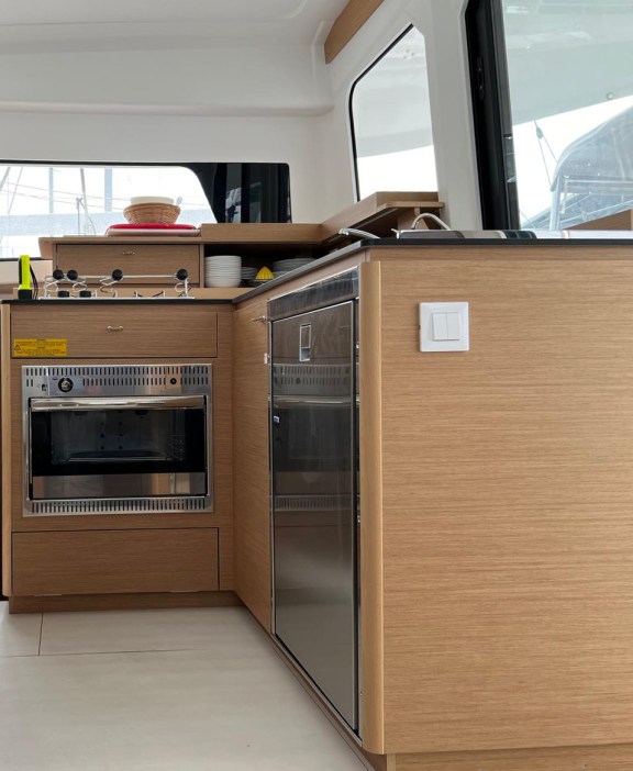 Image of PRESTIGE yacht #7