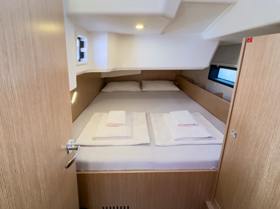 Image of Coconut yacht #22