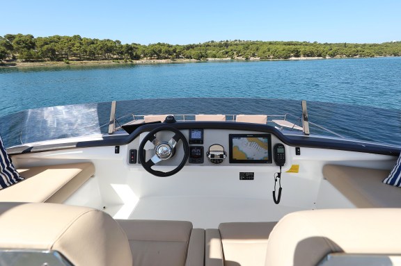 Image of Sierra yacht #9