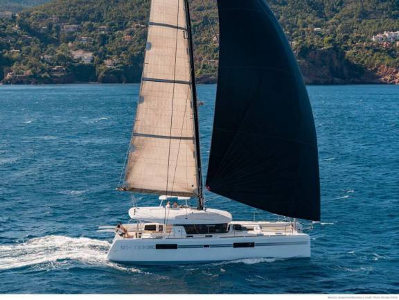 Image of Takamaka yacht #5