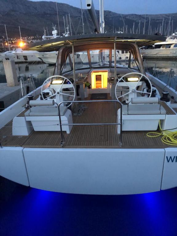 Image of White Bird yacht #12