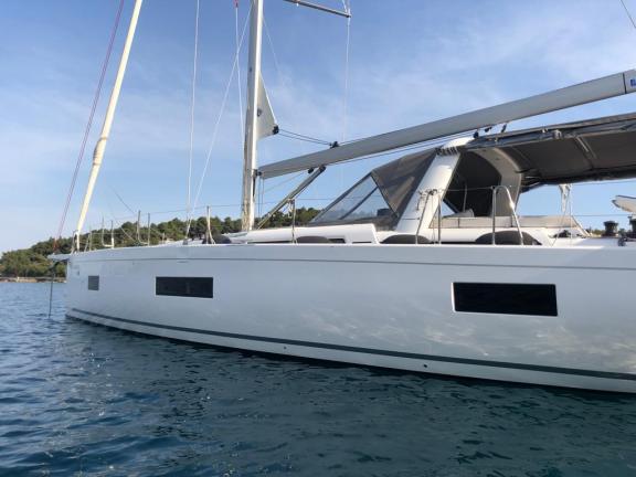 Image of White Bird yacht #15