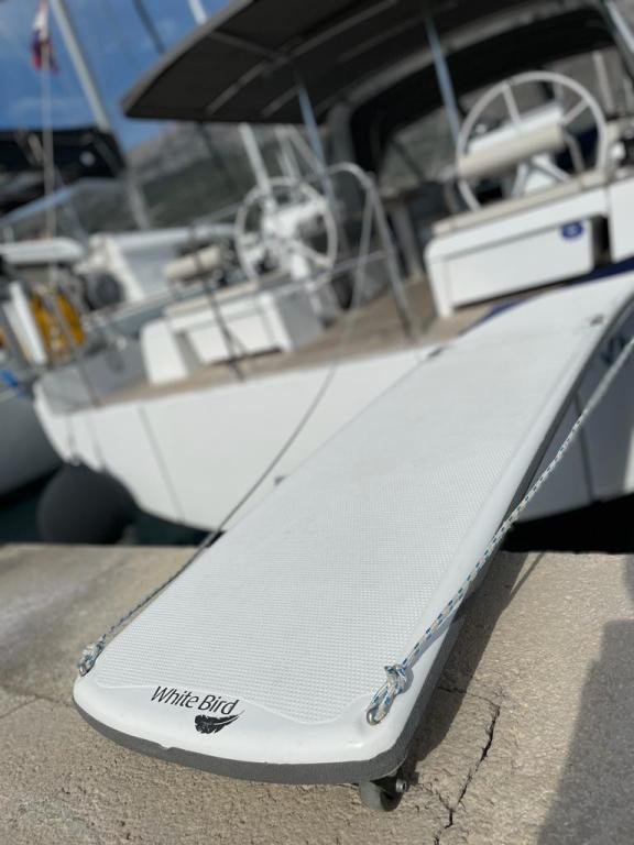 Image of White Bird yacht #20