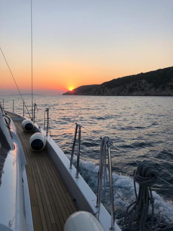 Image of White Bird yacht #22