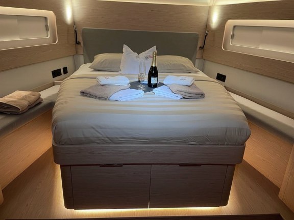 Image of White Bird yacht #28