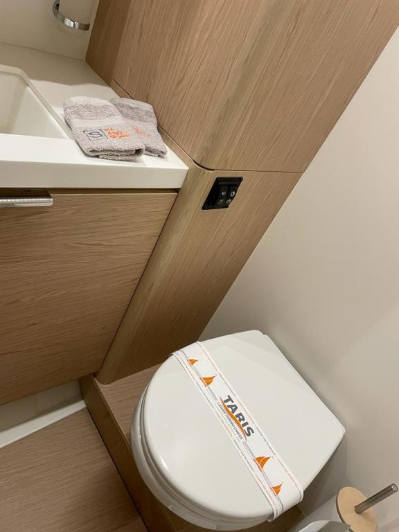 Image of White Bird yacht #37