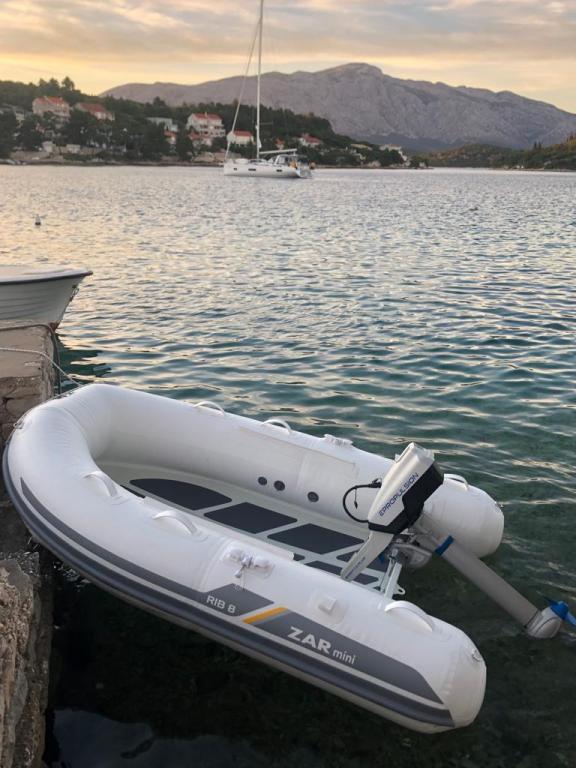 Image of White Bird yacht #44