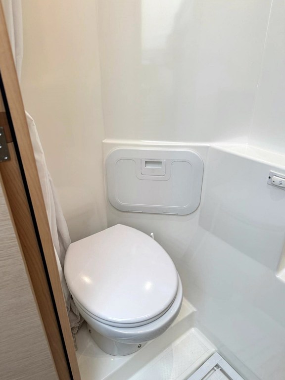 Image of Thunderball yacht #6