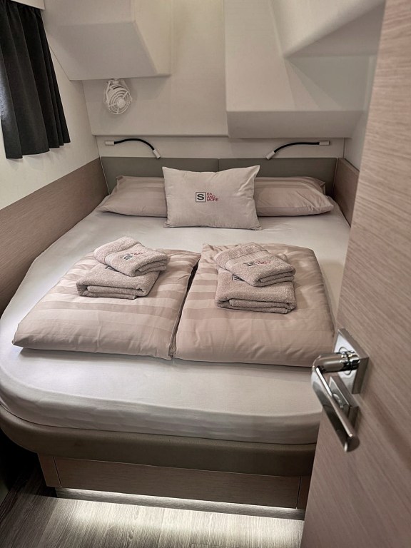 Image of Thunderball yacht #7