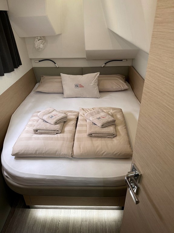 Image of Thunderball yacht #8