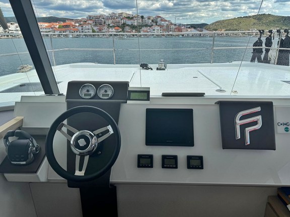 Image of Thunderball yacht #10