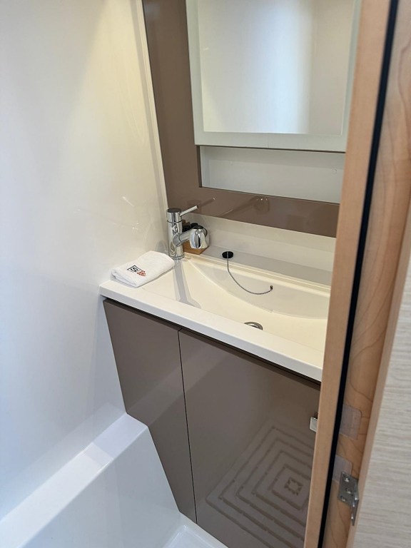 Image of Thunderball yacht #14