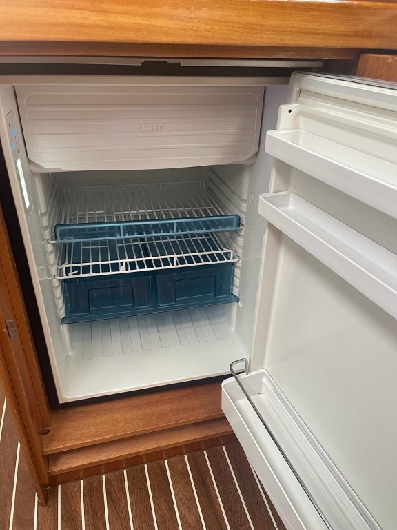 Image of Athene yacht #26