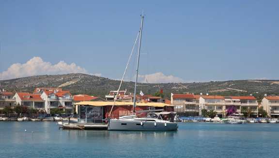 Image of Loy yacht #3