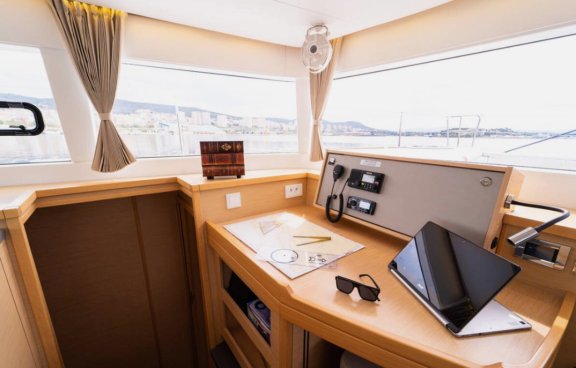 Image of Julius Cesar III yacht #13