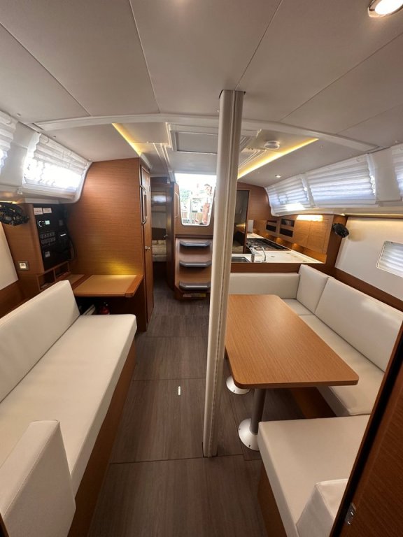 Image of Princess Tia yacht #8