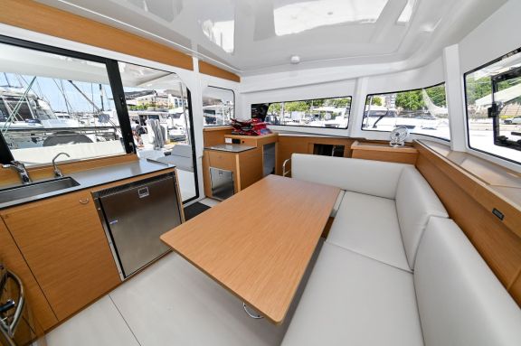 Image of Island Blue V yacht #22