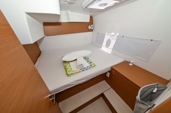 Image of Island Blue V yacht #25