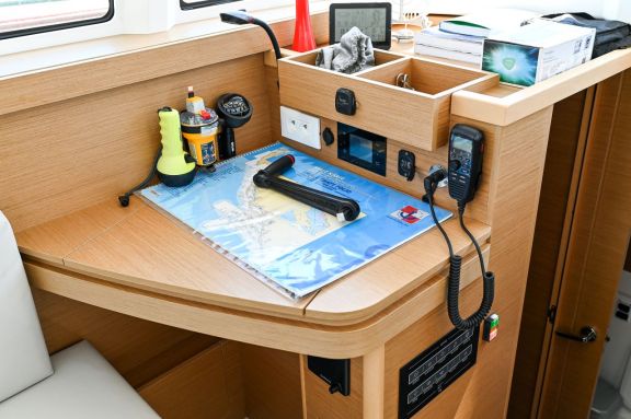 Image of Island Blue V yacht #35