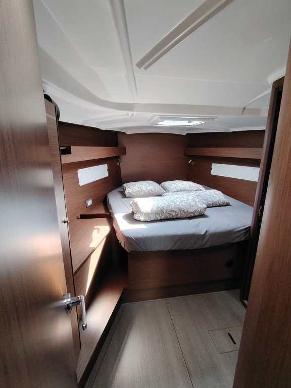 Image of Hannah yacht #12