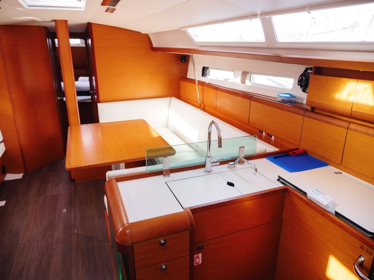 Image of Tortuga yacht #9