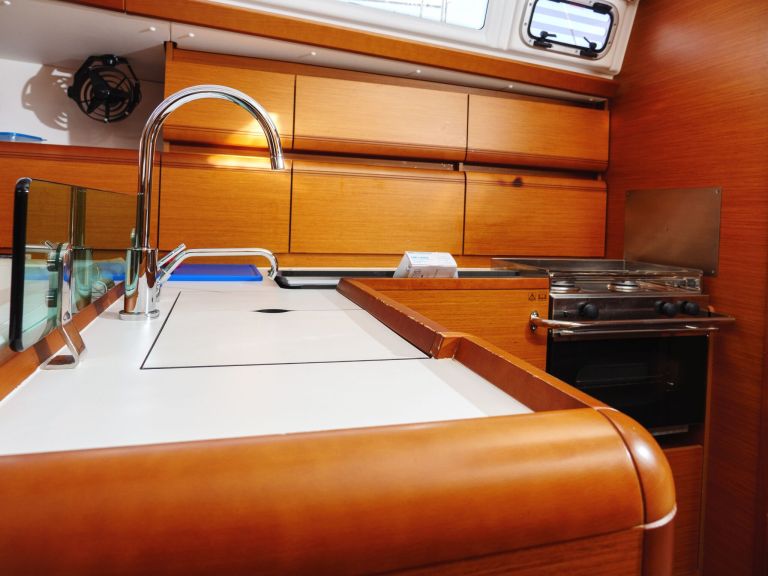 Image of Tortuga yacht #13