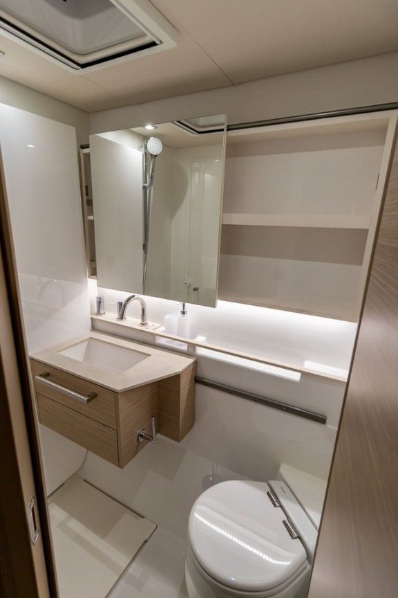 Image of Agenda 55 yacht #40