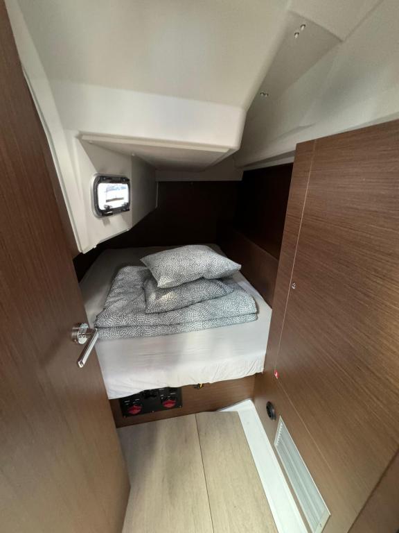 Image of Felice yacht #11