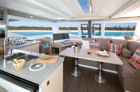 Image of Roulette 2 yacht #10