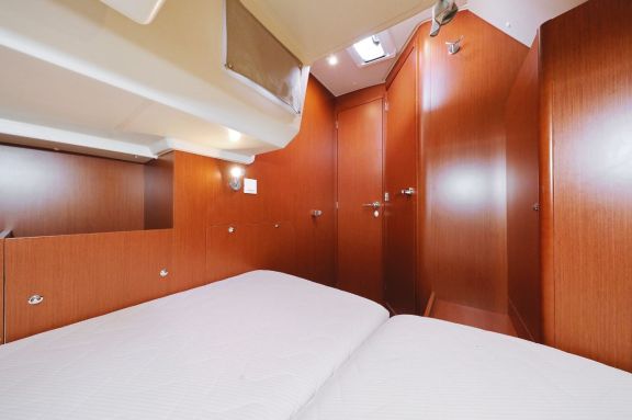 Image of Seven yacht #35