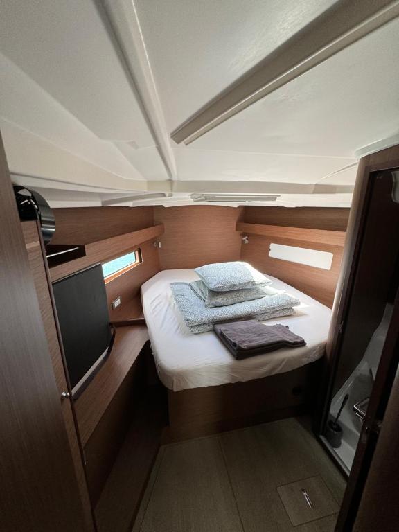 Image of Bruna yacht #13