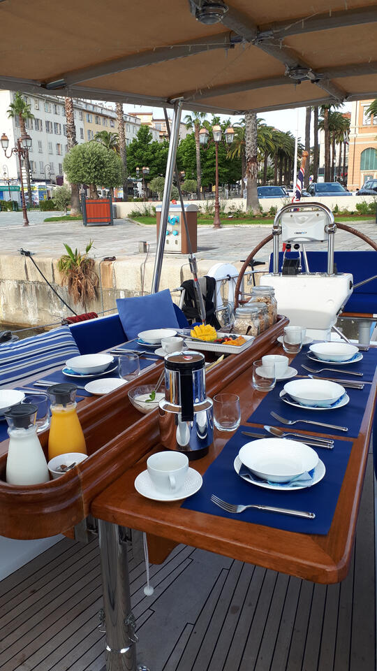 Image of Blue Titan yacht #6