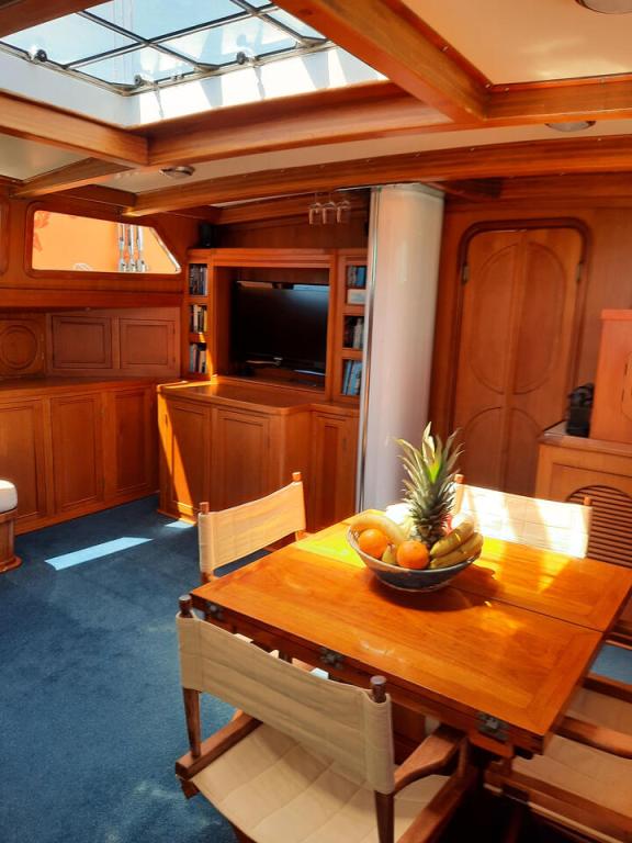 Image of Blue Titan yacht #9