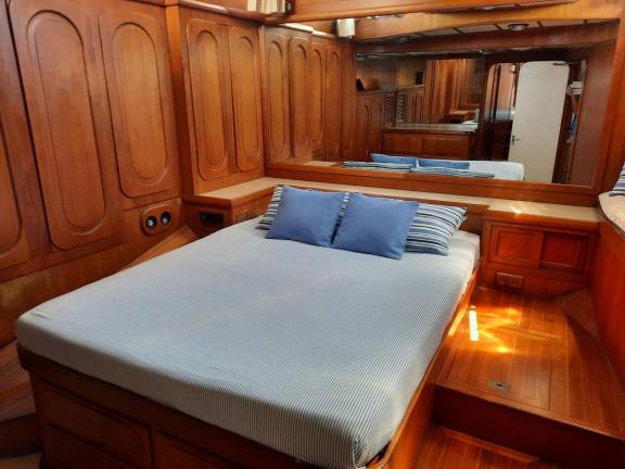 Image of Blue Titan yacht #15