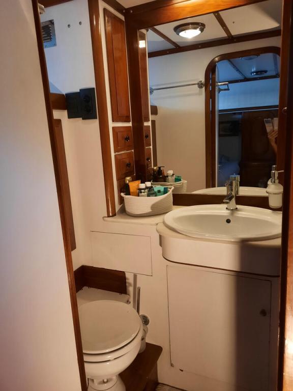 Image of Blue Titan yacht #18