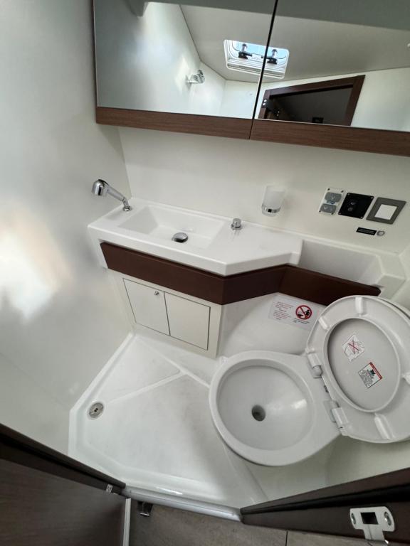 Image of Artemis yacht #24