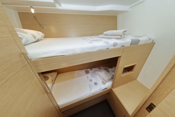 Image of Vivid yacht #32