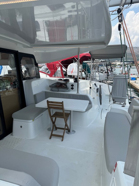 Image of Spring & Fall yacht #6