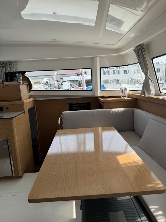 Image of Spring & Fall yacht #9