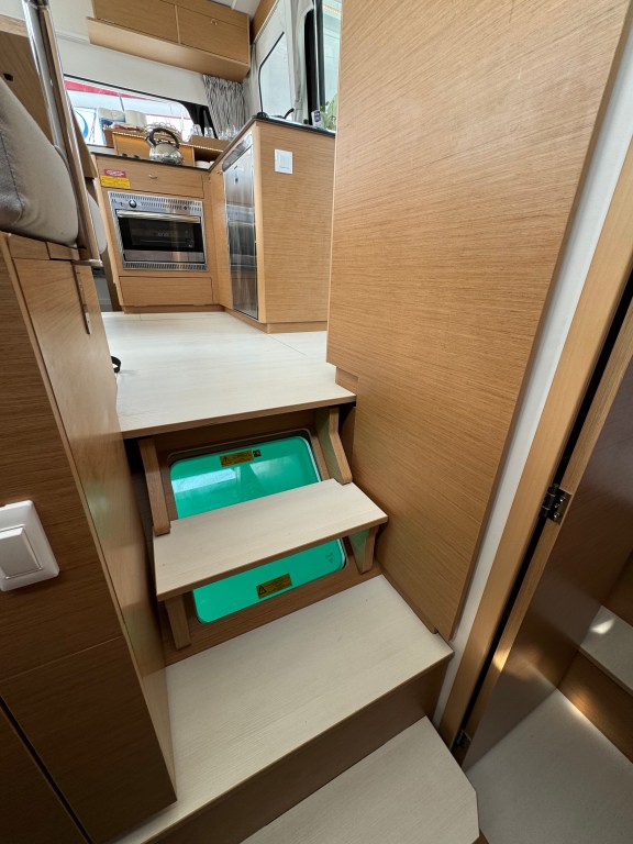 Image of Spring & Fall yacht #11