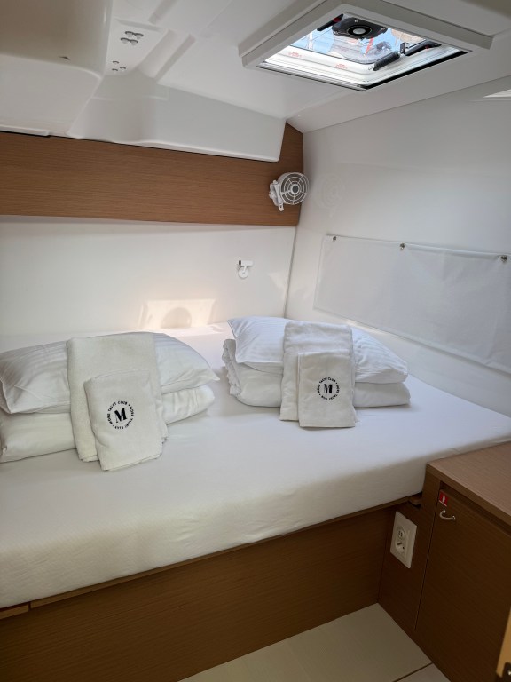 Image of Spring & Fall yacht #17