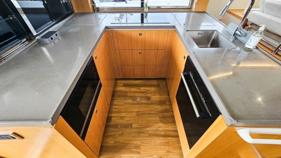 Image of October yacht #32