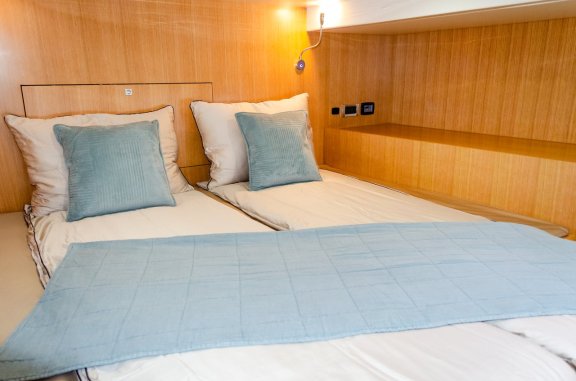 Image of October yacht #42